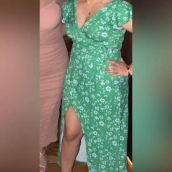 Green Jessica Simpson Floral Dress. - Picture 3 of 3